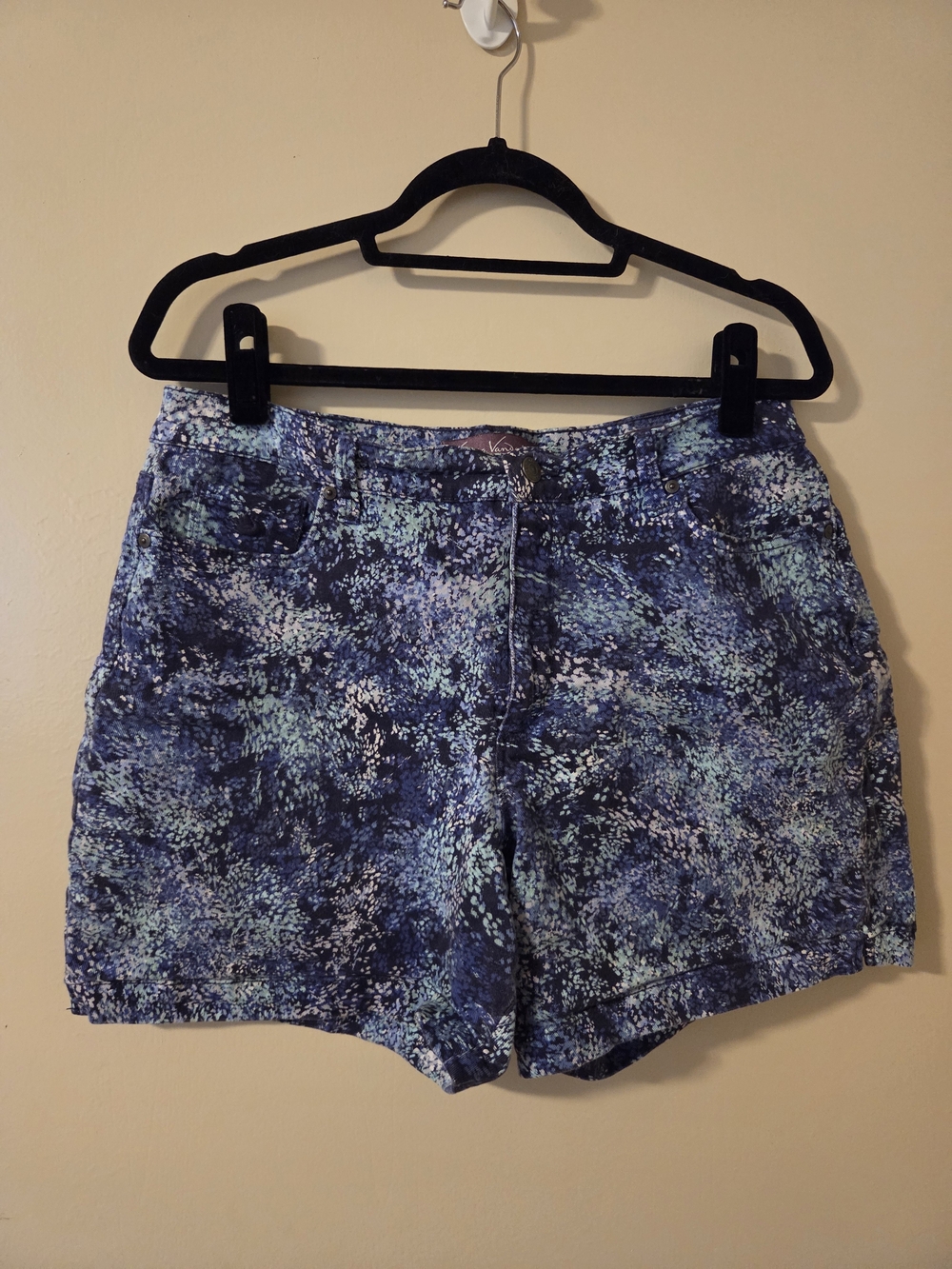 Gloria Vanderbilt Blue Patterned Shorts